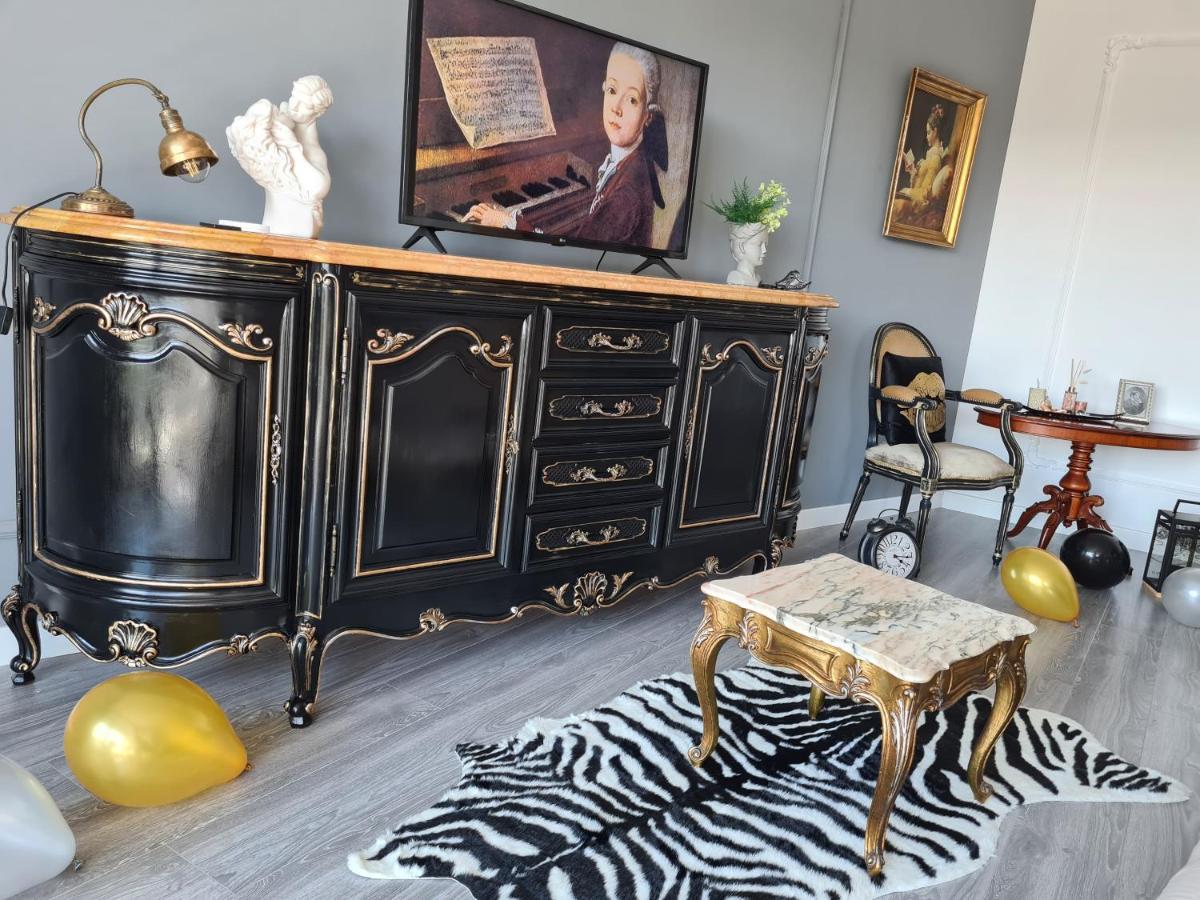 Parisian Apartment Cluj Экстерьер фото
